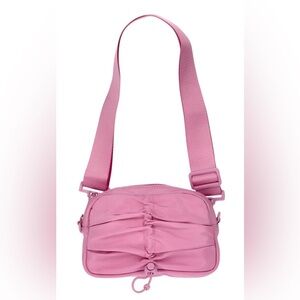 No Boundaries Women's Hands Free Belt Bag with Bungee Toggle, Rosy Lilac